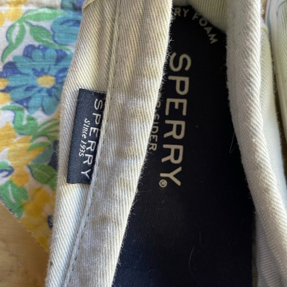 Sperry's - Picture 3 of 3